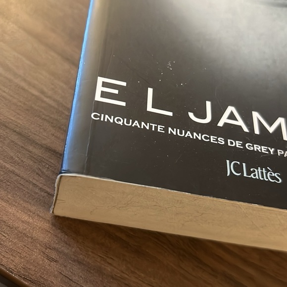 Grey + Darker - livres en français / books in FRENCH - Picture 4 of 6